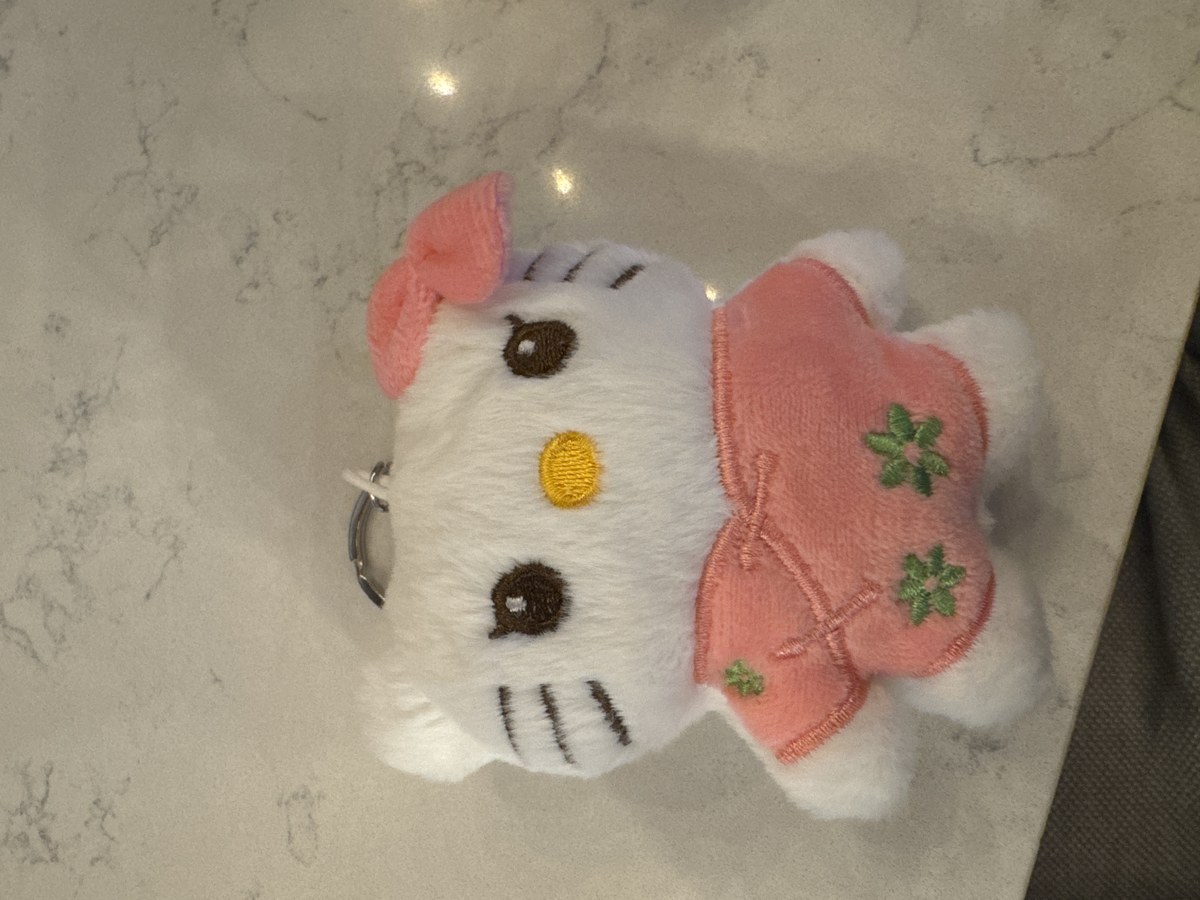Hello Kitty Orijinal Peluş Anahtarlık (Tulumlu Model)